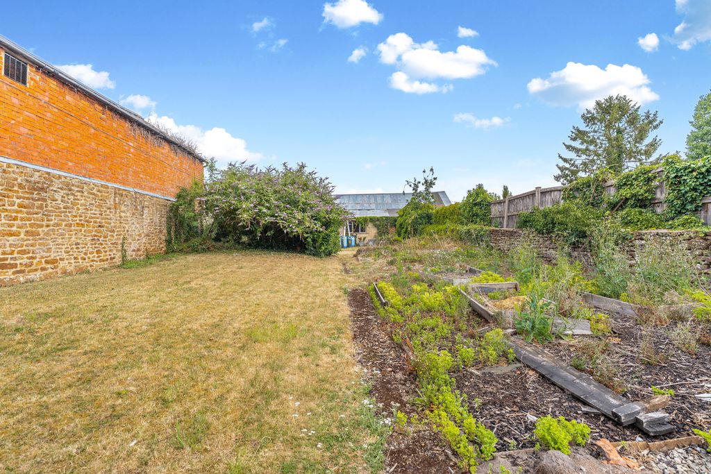 11 Culworth Road Chipping Warden